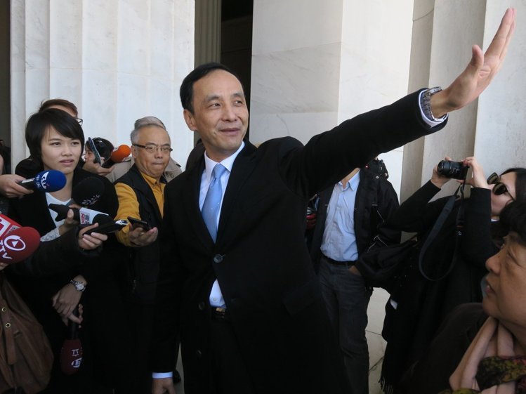 朱立倫談妻子:氣氛已緩和 有在關(guān)心選戰(zhàn) 朱立倫談妻子:氣氛已緩和 有在關(guān)心選戰(zhàn)