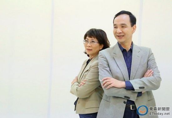 朱立王如玄拍競選照 朱立王如玄拍競選照