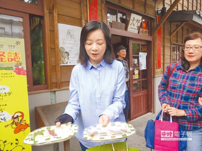 高婉倩談“夫人牌”:無關加不加分 夫妻本應相互扶持 高婉倩談“夫人牌”:無關加不加分 夫妻本應相互扶持