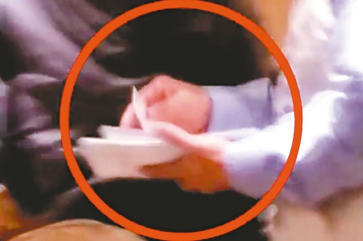 你告賄選、我控抹黑 選舉官司不斷地院成新造勢(shì)場(chǎng)官 你告賄選、我控抹黑 選舉官司不斷地院成新造勢(shì)場(chǎng)官