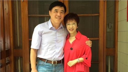 郝龍斌表態參選黨主席,稱與洪秀柱最大不同在路線。(圖/《聯合新聞網》) 郝龍斌表態參選黨主席,稱與洪秀柱最大不同在路線。(圖/《聯合新聞網》)