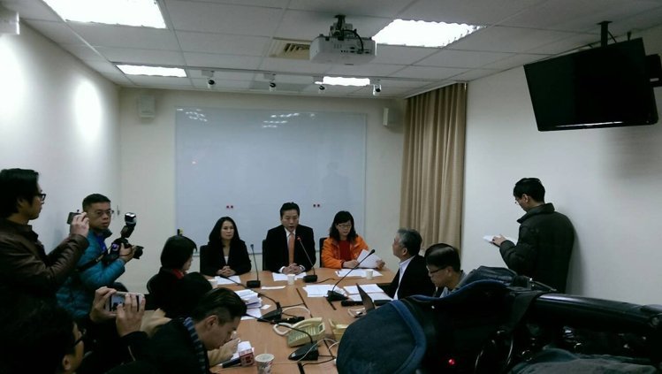 臺(tái)灣原住民"立委"高金素梅宣布加入親民黨團(tuán)運(yùn)作。(圖/《聯(lián)合報(bào)》) 臺(tái)灣原住民"立委"高金素梅宣布加入親民黨團(tuán)運(yùn)作。(圖/《聯(lián)合報(bào)》)