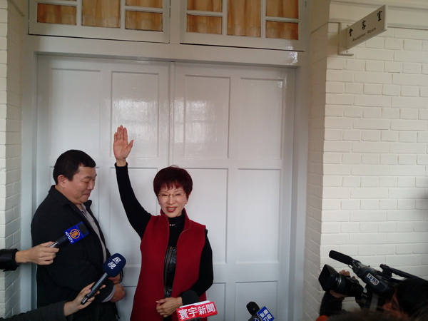 "小辣椒"洪秀柱揮別"立法院" 感嘆就任喜悅要分享 "小辣椒"洪秀柱揮別"立法院" 感嘆就任喜悅要分享