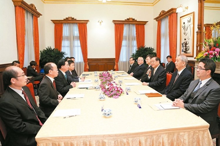 臺"政權交接"會商昨登場 不排除520前舉辦"雙英會" 臺"政權交接"會商昨登場 不排除520前舉辦"雙英會"