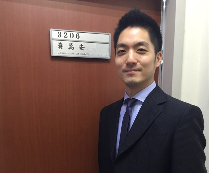 蔣介石曾孫首次總質詢關注人才問題 獲大批媒體關注 蔣介石曾孫首次總質詢關注人才問題 獲大批媒體關注