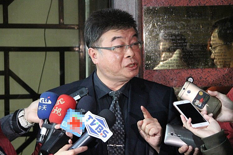 邱毅質疑林全“組閣”是陳水扁貪污團隊班師回朝 邱毅質疑林全“組閣”是陳水扁貪污團隊班師回朝