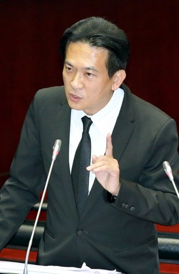 “綠委”瘋狂拼業績 就任不到2月猛提42案 “綠委”瘋狂拼業績 就任不到2月猛提42案