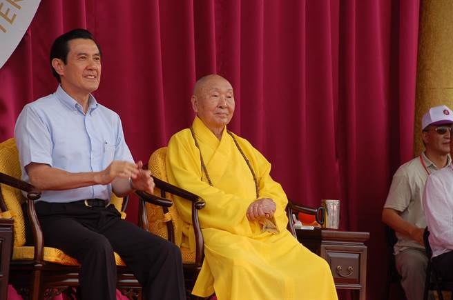 中臺禪寺開山法師惟覺老和尚于8日晚間10時31分于寺內正念堂圓寂,他生前政治立場鮮明,希望大陸與臺灣不斷舉行交流活動 中臺禪寺開山法師惟覺老和尚于8日晚間10時31分于寺內正念堂圓寂,他生前政治立場鮮明,希望大陸與臺灣不斷舉行交流活動