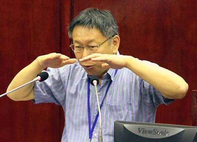 柯文哲到臺北市議會接受質詢 柯文哲到臺北市議會接受質詢