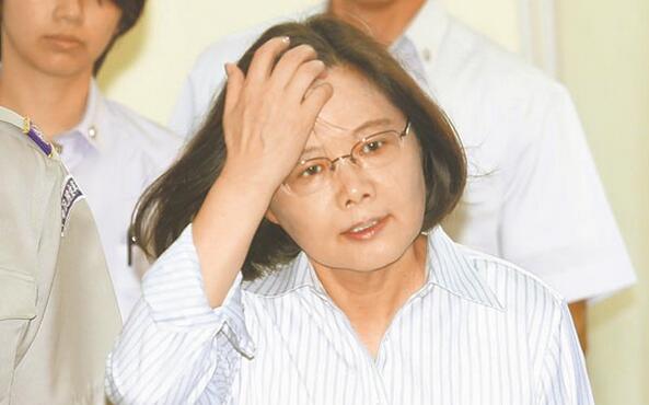 蔡英文頻失言 “神隱”治政遭批死路一條。(圖片來源:臺灣《中國時報》) 蔡英文頻失言 “神隱”治政遭批死路一條。(圖片來源:臺灣《中國時報》)