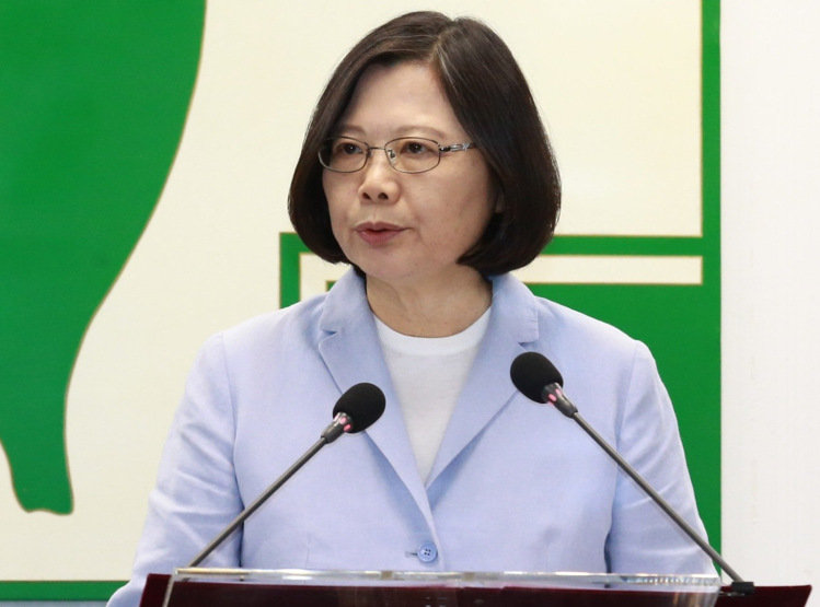 羅智強批蔡英文禁止媒體發問:最會自我打臉的當局 羅智強批蔡英文禁止媒體發問:最會自我打臉的當局