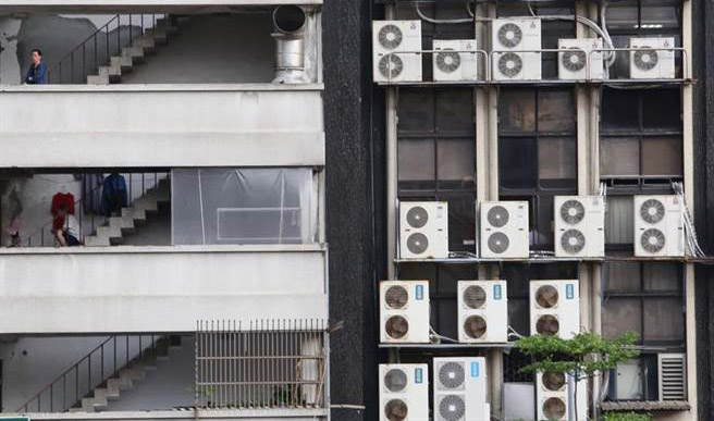 秋冬缺電危機(jī)頻傳,“立委”關(guān)切臺(tái)化汽電共生廠關(guān)廠是否影響供電,“經(jīng)濟(jì)部長”李世光直言“會(huì)”影響 秋冬缺電危機(jī)頻傳,“立委”關(guān)切臺(tái)化汽電共生廠關(guān)廠是否影響供電,“經(jīng)濟(jì)部長”李世光直言“會(huì)”影響