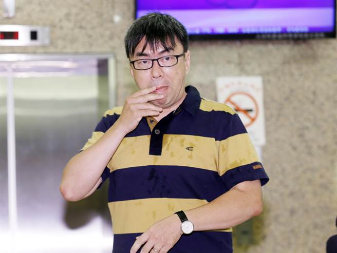 段宜康談曲棍球案怨“廉政署”,網友:先吞球再說。(圖片來源:臺灣《中時電子報》) 段宜康談曲棍球案怨“廉政署”,網友:先吞球再說。(圖片來源:臺灣《中時電子報》)