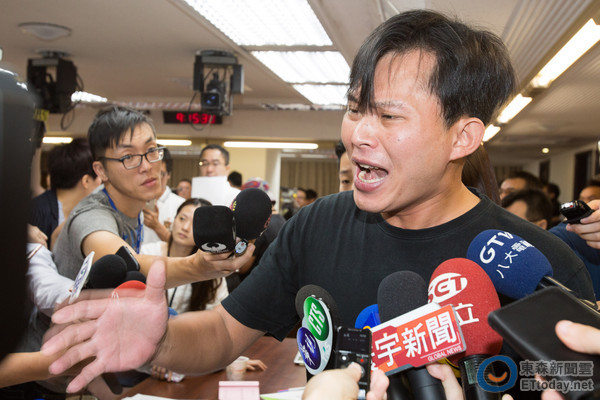 遭酸媚俗、偏鋒 "時力"嗆民進黨:到底誰背棄承諾? 遭酸媚俗、偏鋒 "時力"嗆民進黨:到底誰背棄承諾?