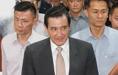 馬英九遭律師黃帝穎等人告發(fā)泄密案。(圖片來源:臺(tái)灣《聯(lián)合報(bào)》) 馬英九遭律師黃帝穎等人告發(fā)泄密案。(圖片來源:臺(tái)灣《聯(lián)合報(bào)》)