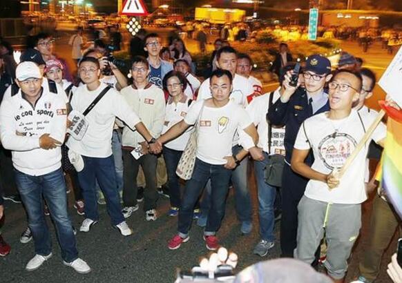 蔡英文惡劣操作“同婚”議題激發(fā)社會對立 遭輿論炮轟 蔡英文惡劣操作“同婚”議題激發(fā)社會對立 遭輿論炮轟