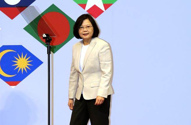 圣普與臺“斷交” 羅智強:蔡英文要不要下臺? 圣普與臺“斷交” 羅智強:蔡英文要不要下臺?