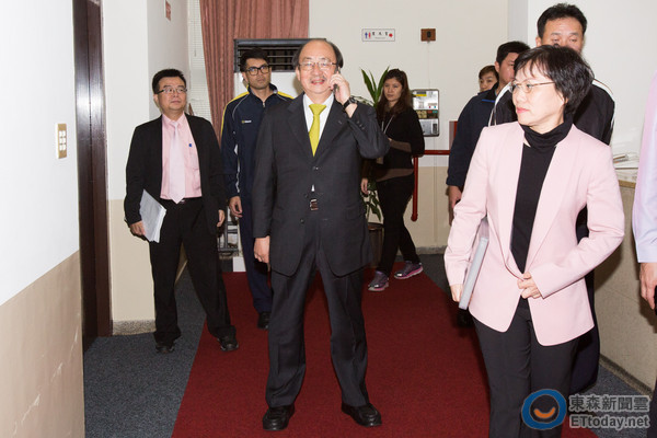 對抗升溫!民進黨不再幫“時代力量”聯署“法案” 對抗升溫!民進黨不再幫“時代力量”聯署“法案”