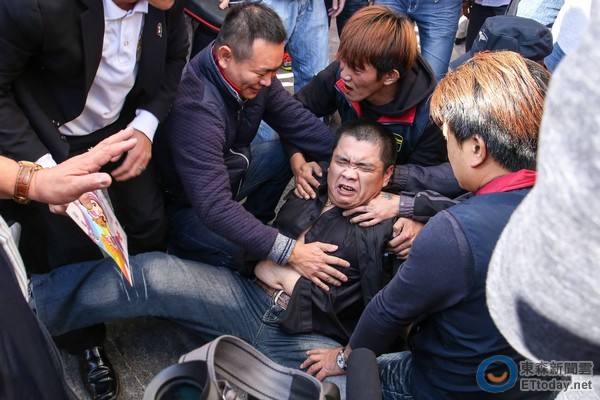 臺灣25日舉辦核災食品公聽會,場內外爆發嚴重沖突 臺灣25日舉辦核災食品公聽會,場內外爆發嚴重沖突