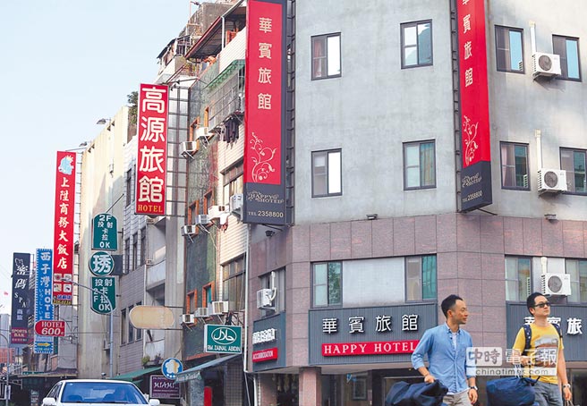 大陸游客減少沖擊嚴重 飯店紛紛降價仍等不到人 大陸游客減少沖擊嚴重 飯店紛紛降價仍等不到人