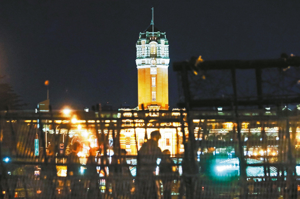 臺灣軍公教團體3萬人今上凱道抗議年金改革 臺灣軍公教團體3萬人今上凱道抗議年金改革