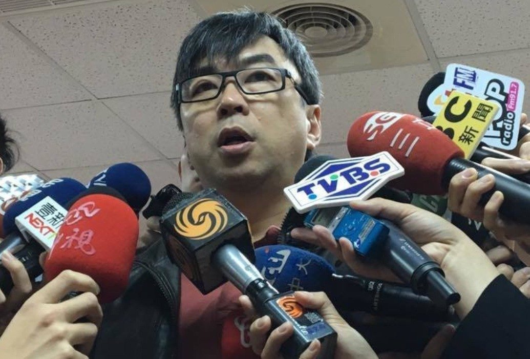 綠營"轉(zhuǎn)型正義"盯上榮總醫(yī)院 揚(yáng)言提案改隸"教育部" 綠營"轉(zhuǎn)型正義"盯上榮總醫(yī)院 揚(yáng)言提案改隸"教育部"