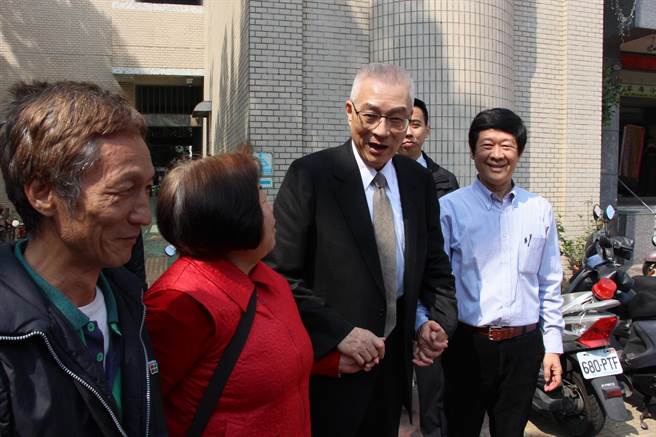 吳敦義:民進(jìn)黨氣數(shù)下滑 “去蔣化”代表蔡當(dāng)局急了 吳敦義:民進(jìn)黨氣數(shù)下滑 “去蔣化”代表蔡當(dāng)局急了