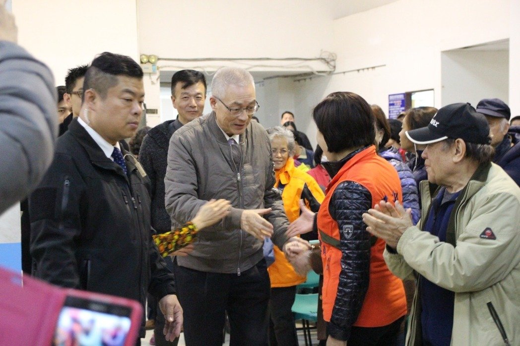 吳敦義桃園拜票 強調身為40年忠貞黨員從未變節 吳敦義桃園拜票 強調身為40年忠貞黨員從未變節