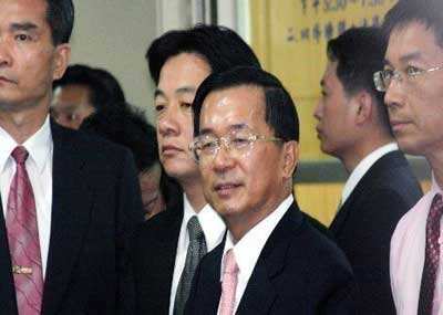 調(diào)查顯示:高達(dá)54%民眾不滿臺當(dāng)局打擊貪腐表現(xiàn) 調(diào)查顯示:高達(dá)54%民眾不滿臺當(dāng)局打擊貪腐表現(xiàn)