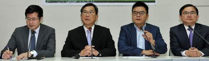 民進(jìn)黨要管制新聞 網(wǎng)友酸:賊做久了 把誰(shuí)都當(dāng)賊 民進(jìn)黨要管制新聞 網(wǎng)友酸:賊做久了 把誰(shuí)都當(dāng)賊