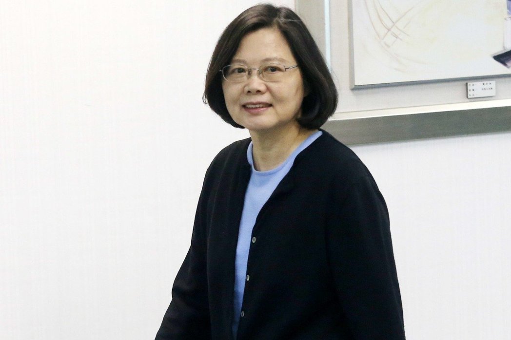 臺軍公教要蔡英文出來面對:跑得了一時跑不了一世! 臺軍公教要蔡英文出來面對:跑得了一時跑不了一世!