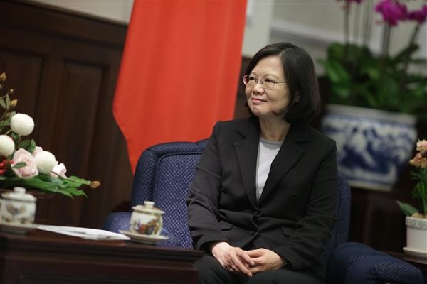 逾6成臺青年不滿蔡英文執政 郝龍斌:八千億舉債掏空孩子未來 逾6成臺青年不滿蔡英文執政 郝龍斌:八千億舉債掏空孩子未來