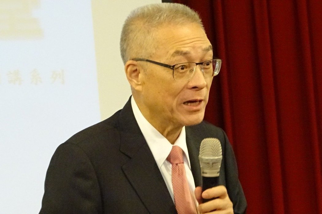 吳敦義炮轟馮世寬:臺(tái)軍狀況不斷帥一百倍也沒用 吳敦義炮轟馮世寬:臺(tái)軍狀況不斷帥一百倍也沒用