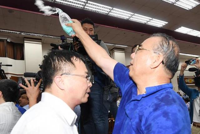 國民黨高官力阻蔡當局前瞻計劃:既然在野就野一次 國民黨高官力阻蔡當局前瞻計劃:既然在野就野一次