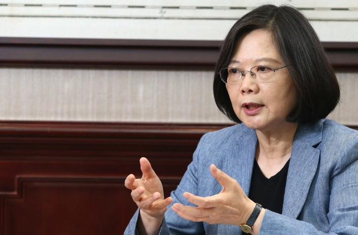 蔡英文執政周年聲望墜崖式下滑 不滿意度攀升到5成 蔡英文執政周年聲望墜崖式下滑 不滿意度攀升到5成