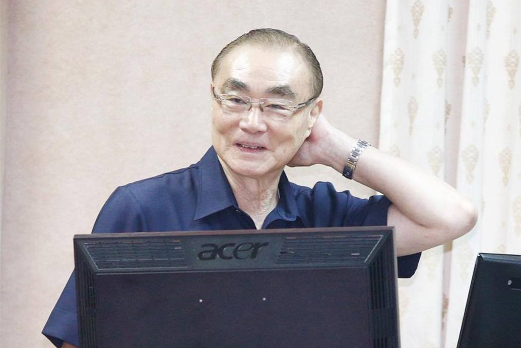 臺(tái)“國防部長”馮世寬再發(fā)狂語:我選舉一定會(huì)選上 臺(tái)“國防部長”馮世寬再發(fā)狂語:我選舉一定會(huì)選上