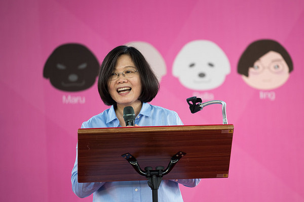 藍(lán)營(yíng):臺(tái)"外交"頻受挫主因是蔡英文不斷挑戰(zhàn)大陸紅線 藍(lán)營(yíng):臺(tái)"外交"頻受挫主因是蔡英文不斷挑戰(zhàn)大陸紅線