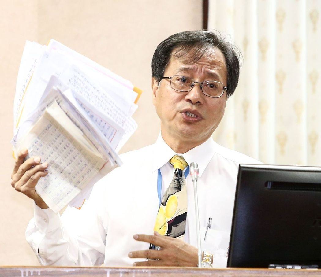 蔡英文施政1年遭轟"一無所有" 軍公教或再上街抗議 蔡英文施政1年遭轟"一無所有" 軍公教或再上街抗議