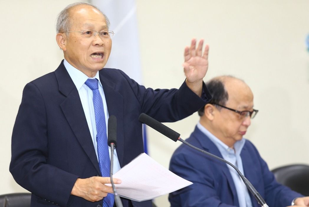 洪秀柱吁黨員團結一致 全力支持新任黨主席吳敦義 洪秀柱吁黨員團結一致 全力支持新任黨主席吳敦義