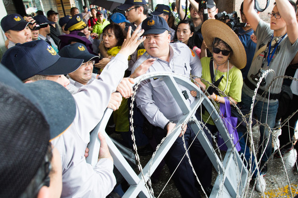 臺(tái)警校錄取分?jǐn)?shù)現(xiàn)40年最大崩落 她憂沒人再愿當(dāng)警察 臺(tái)警校錄取分?jǐn)?shù)現(xiàn)40年最大崩落 她憂沒人再愿當(dāng)警察