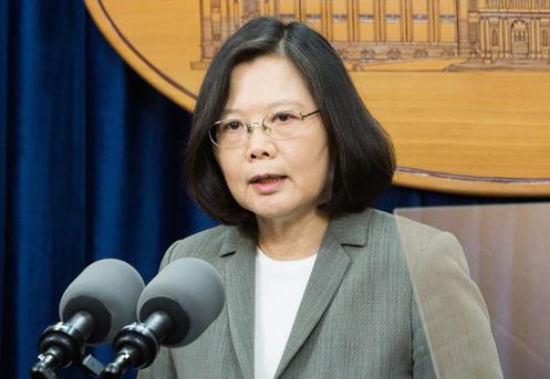 羅智強(qiáng)批蔡英文無法尋得兩岸和平相處方式就是無能 羅智強(qiáng)批蔡英文無法尋得兩岸和平相處方式就是無能