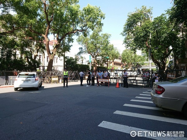 年金改革議案進(jìn)入表決戰(zhàn) 臺“立法院”內(nèi)外情勢緊繃 年金改革議案進(jìn)入表決戰(zhàn) 臺“立法院”內(nèi)外情勢緊繃