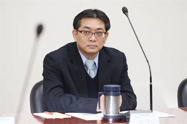 藍(lán)營高官被判入監(jiān)服刑 作家:國民黨竟"溫良恭儉讓" 藍(lán)營高官被判入監(jiān)服刑 作家:國民黨竟"溫良恭儉讓"