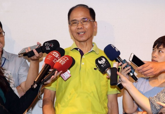 2018再戰(zhàn)新北?游錫堃:我不參選 建議征召賴清德 2018再戰(zhàn)新北?游錫堃:我不參選 建議征召賴清德