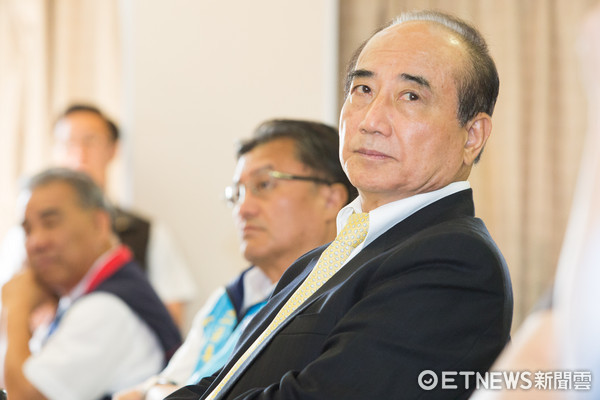 王金平回應多年質疑爆粗口:我怎么會是“藍皮綠骨"! 王金平回應多年質疑爆粗口:我怎么會是“藍皮綠骨"!