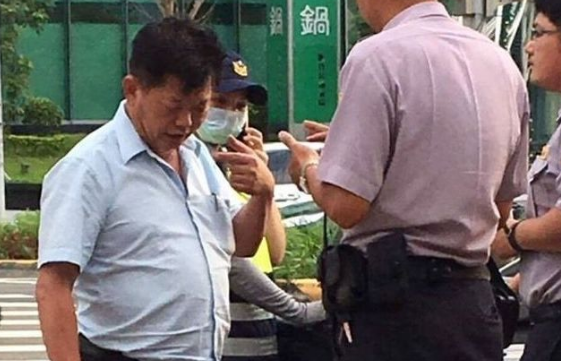 民進黨議員酒駕被停權1年改3個月 網友嘲諷沒救了 民進黨議員酒駕被停權1年改3個月 網友嘲諷沒救了