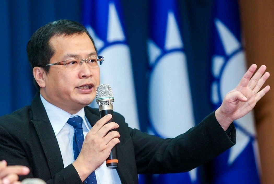 賴清德挺火力發(fā)電遭批:民進黨像得了“官癌” 賴清德挺火力發(fā)電遭批:民進黨像得了“官癌”