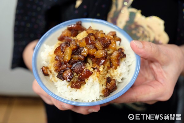 一大波毒雞蛋席卷臺灣!蔡當局閃躲騰挪不忘“甩鍋” 一大波毒雞蛋席卷臺灣!蔡當局閃躲騰挪不忘“甩鍋”