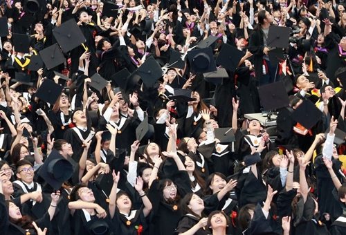 臺灣淪為亞洲人才“中繼站” 蔡英文執(zhí)政一年臺青紛紛出走 臺灣淪為亞洲人才“中繼站” 蔡英文執(zhí)政一年臺青紛紛出走