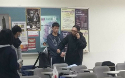 恐怖學長求愛遭拒砍學妹 小學生作文寫“我的變態(tài)爸比”.jpg